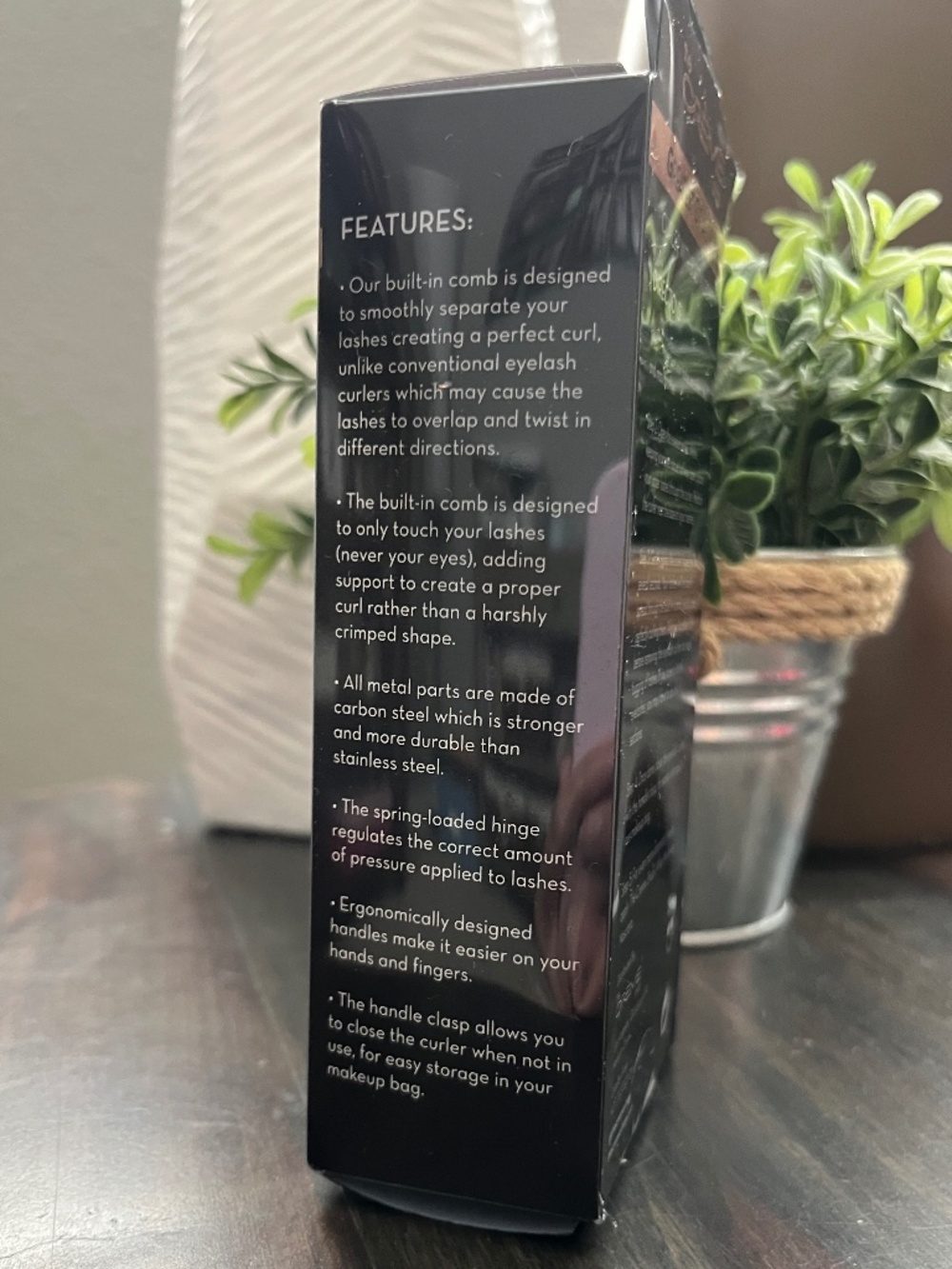 The Crème Shop Greatest of All Lash Curler with Built-in Comb NEW - Picture 3 of 5